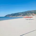 Elegante Vista Mare Con Posto Auto Privato * Marina dʼAndora