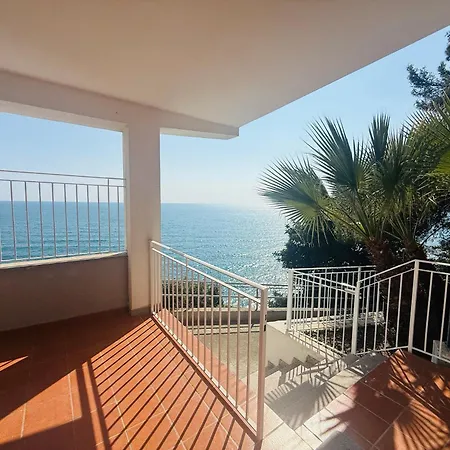 Ferienhaus Elegante Vista Mare Con Posto Auto Privato