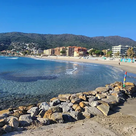 Elegante Vista Mare Con Posto Auto Privato * Marina dʼAndora