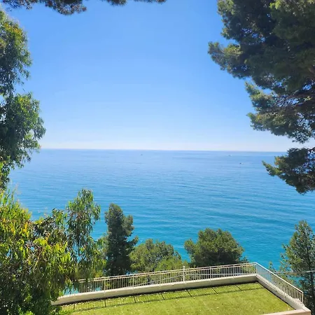 Elegante Vista Mare Con Posto Auto Privato Ferienhaus