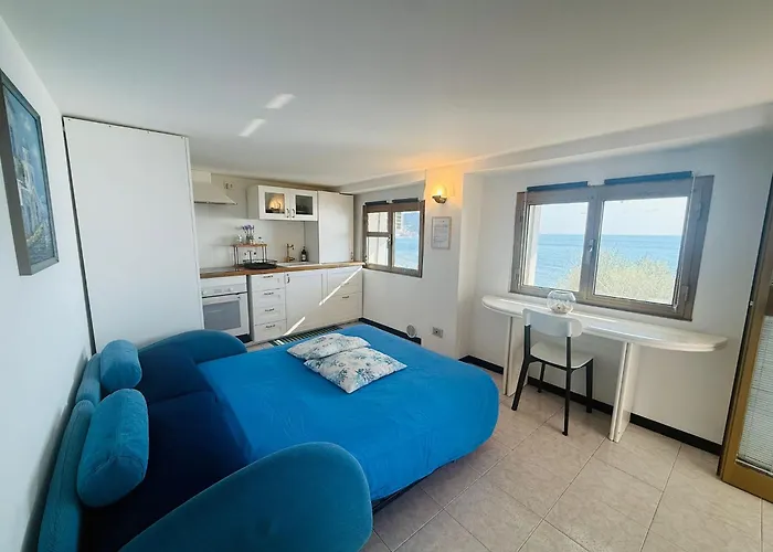 Elegante Vista Mare Con Posto Auto Privato בית נופש *