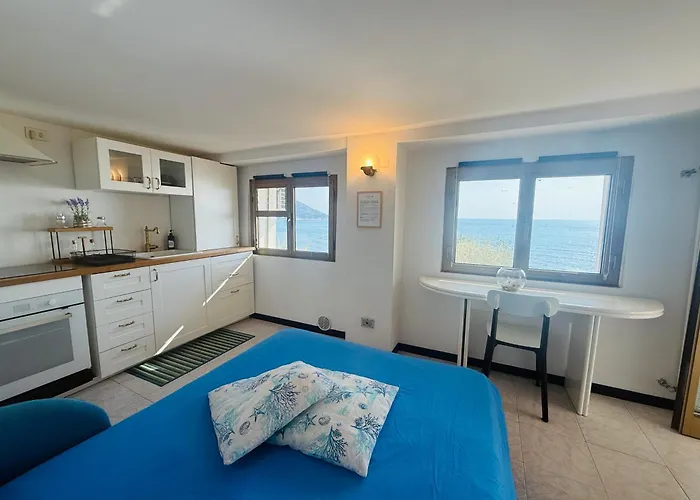 בית נופש Elegante Vista Mare Con Posto Auto Privato Marina dʼAndora
