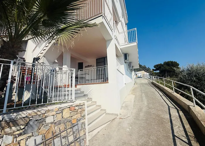 בית נופש Elegante Vista Mare Con Posto Auto Privato Marina dʼAndora